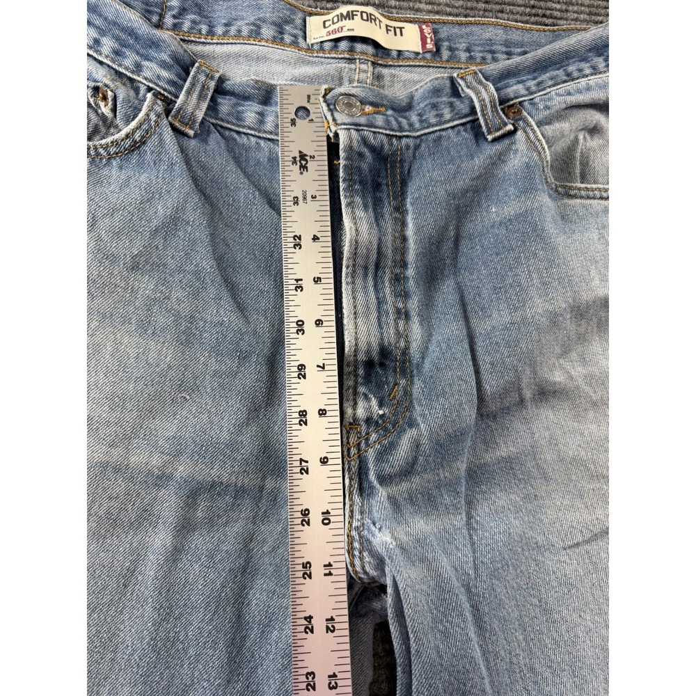 Levis 560 Comfort Fit Vintage Jeans Mens 35x32 Light Wash Denim Tapered Leg Blue - Picture 2 of 12